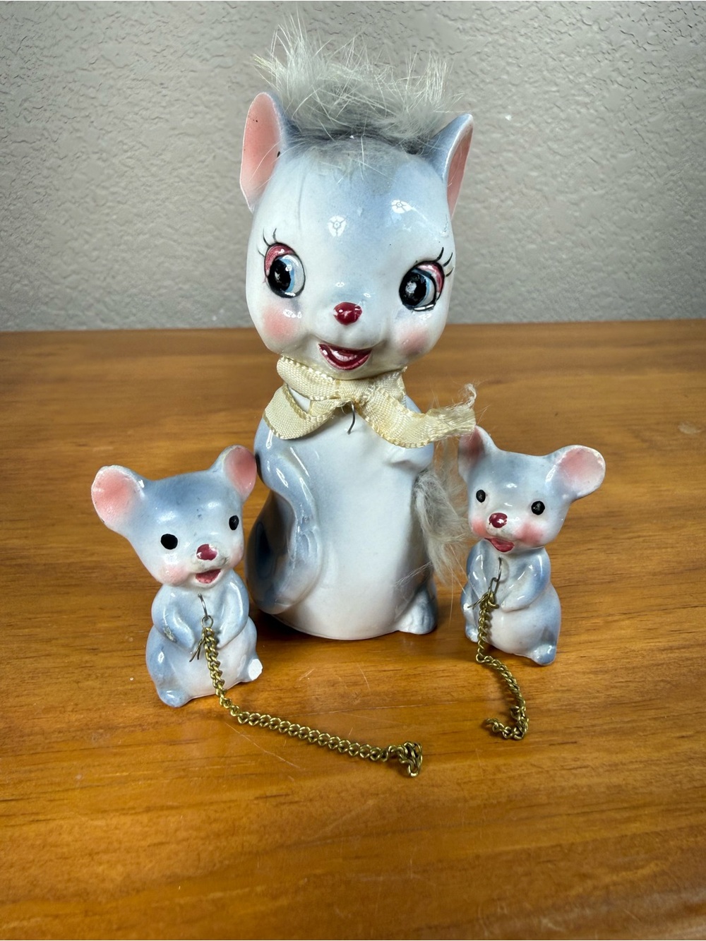 Gray Ceramic Mouse Family Figurine Set with Gold Chains